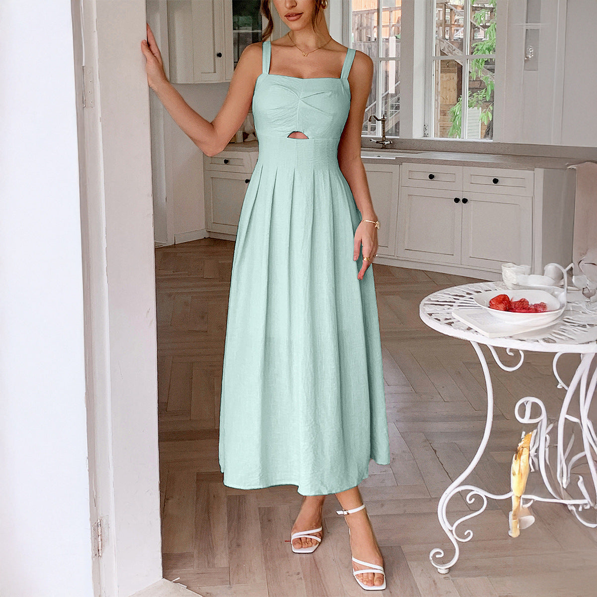 Strap top pleated long dress for women's wear