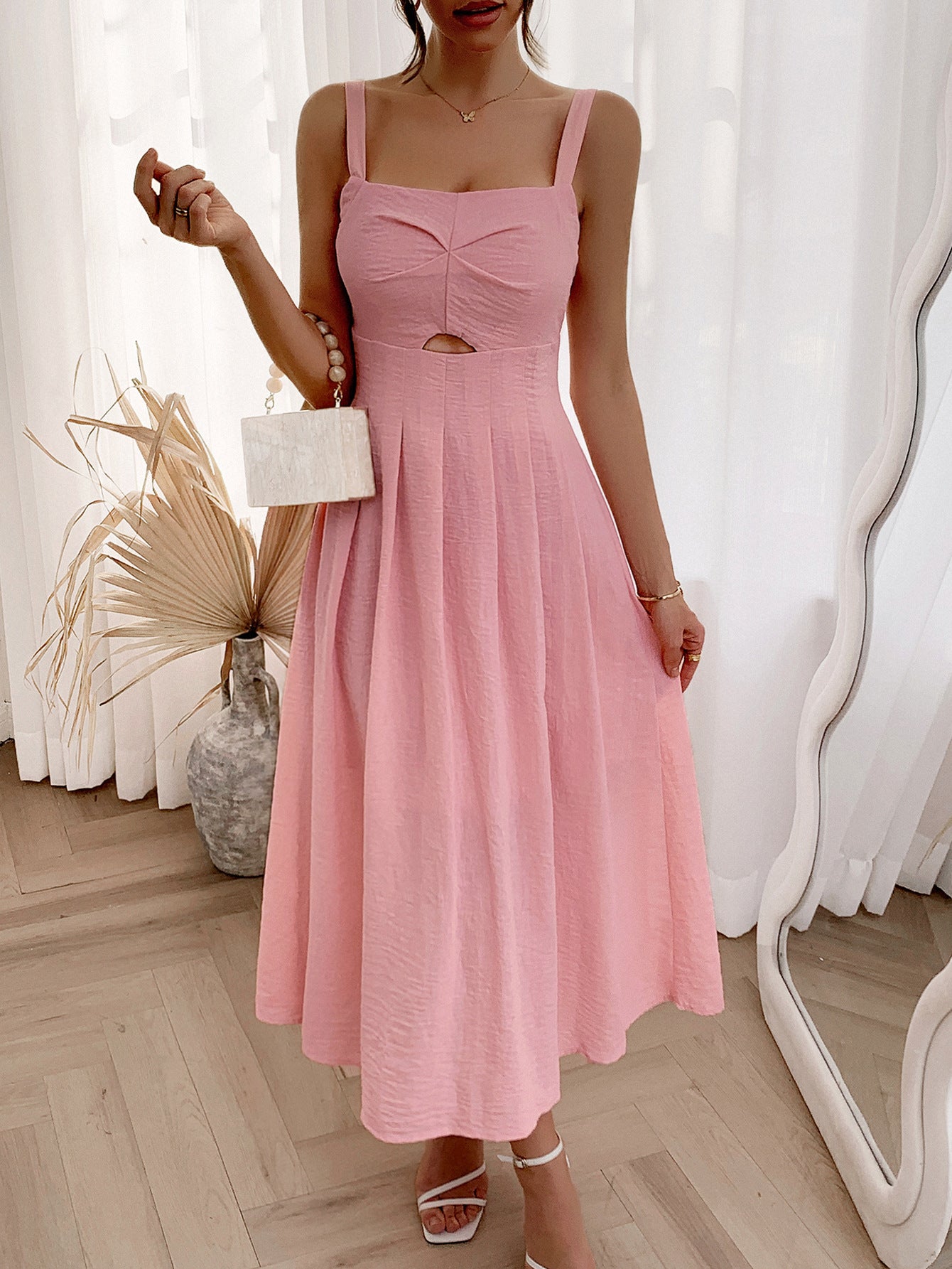 Strap top pleated long dress for women's wear