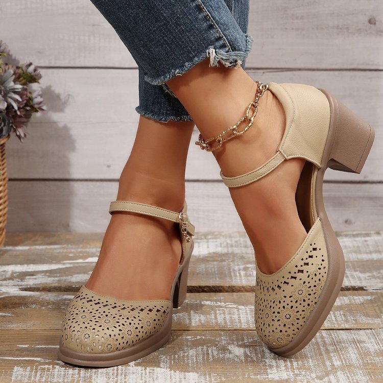 vintage single-button shoes
2025 fashion sandals for women