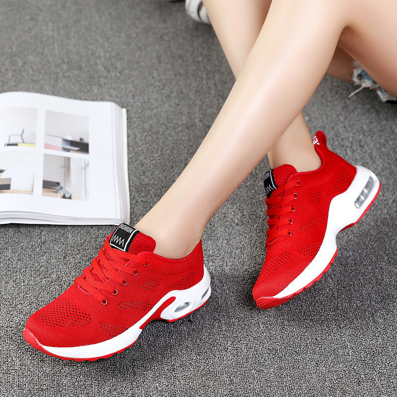 Soft sole sneakers with air cushion