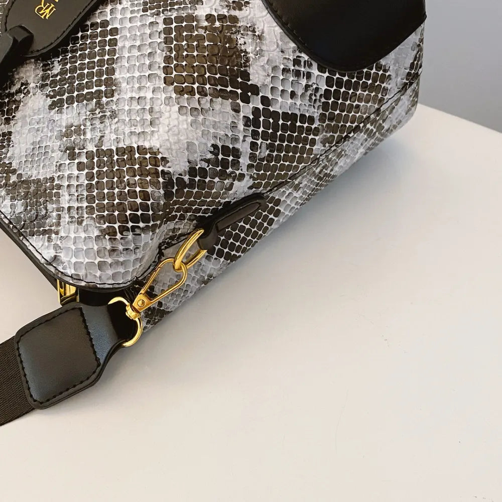 Casual snakeskin bag for women