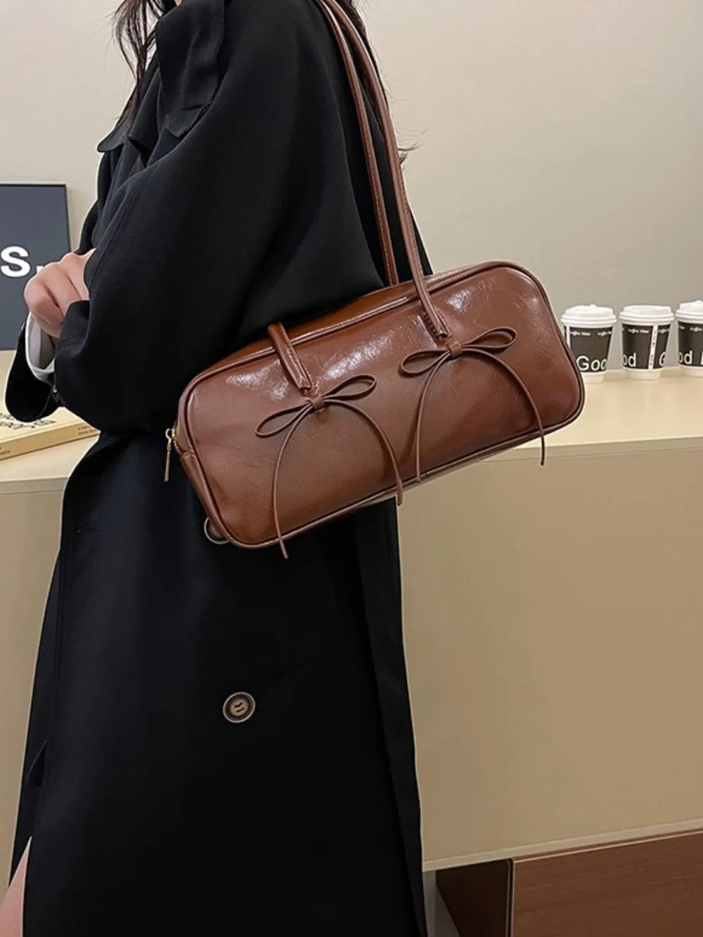 Lightweight PU leather purse
brown