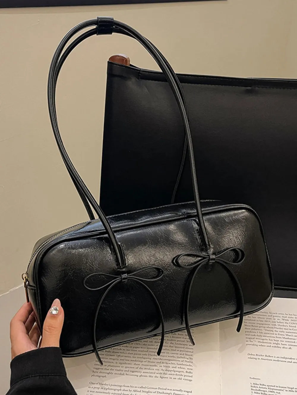Girly shoulder bag for daily wear
