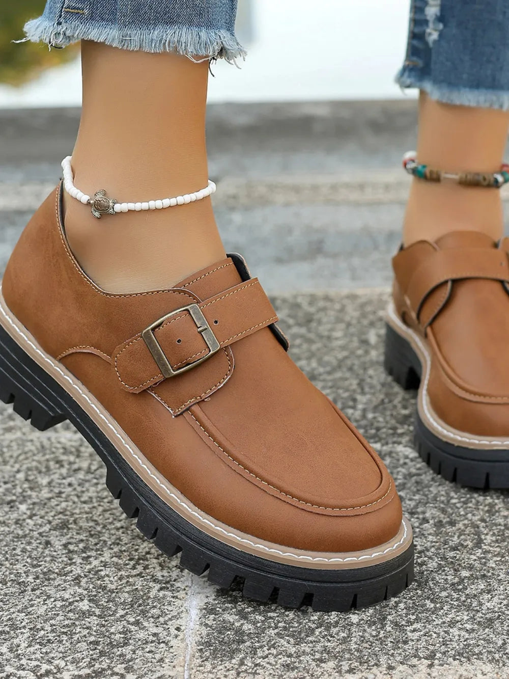 Round toe slip-on loafers