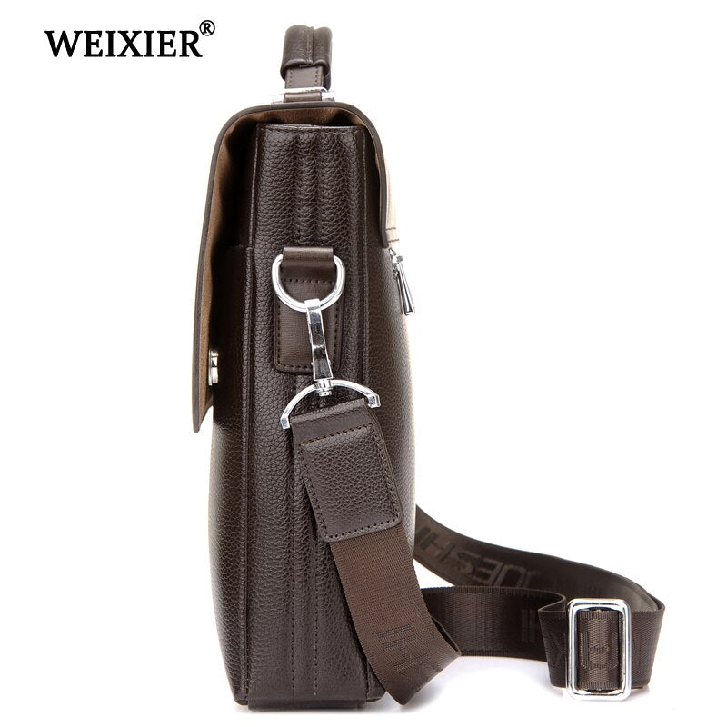 Shoulder strap and handle close-up