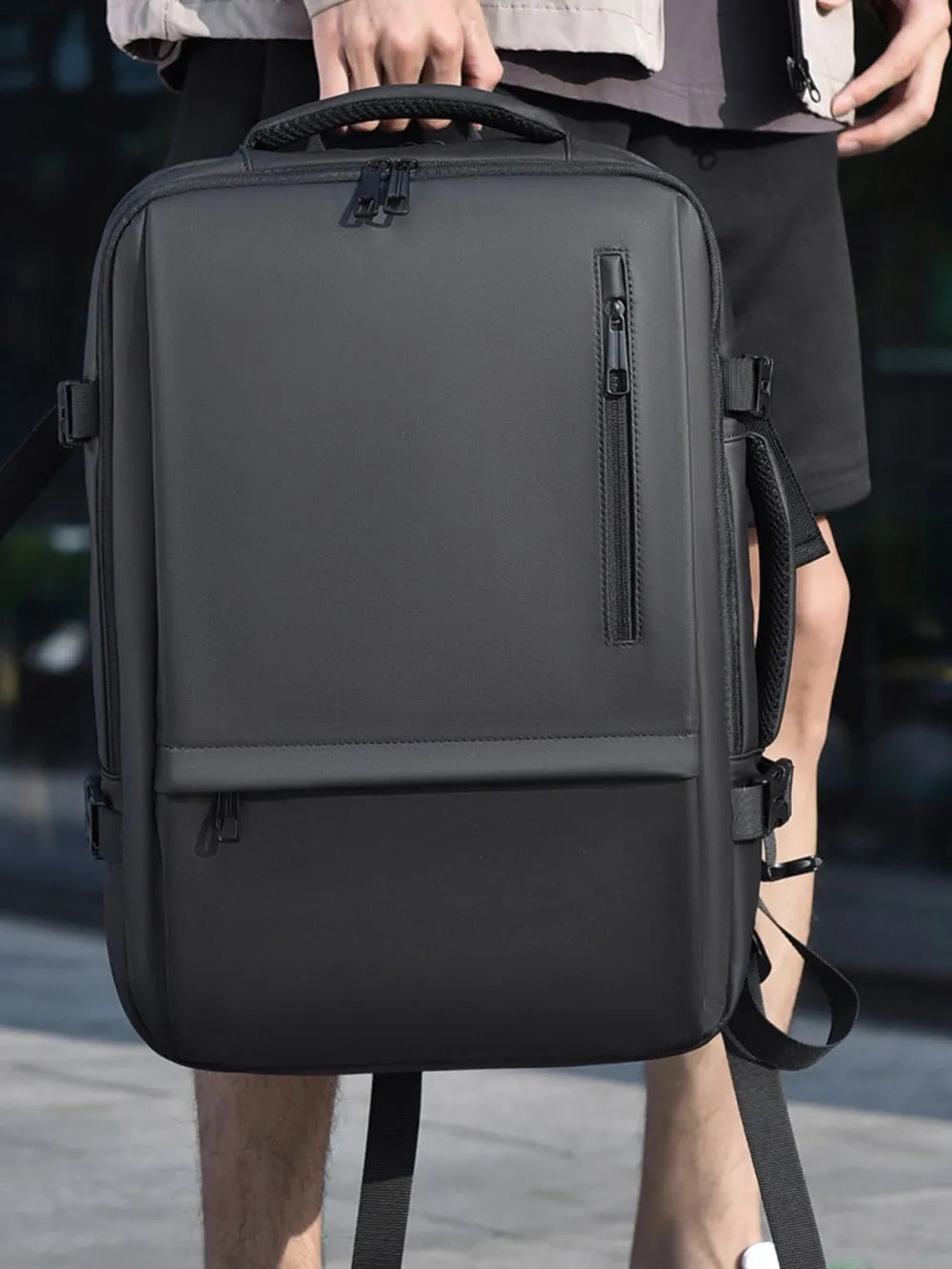 Multi-Pocket Backpack with Adjustable Straps – Functional Daypack for Travel & Everyday Use