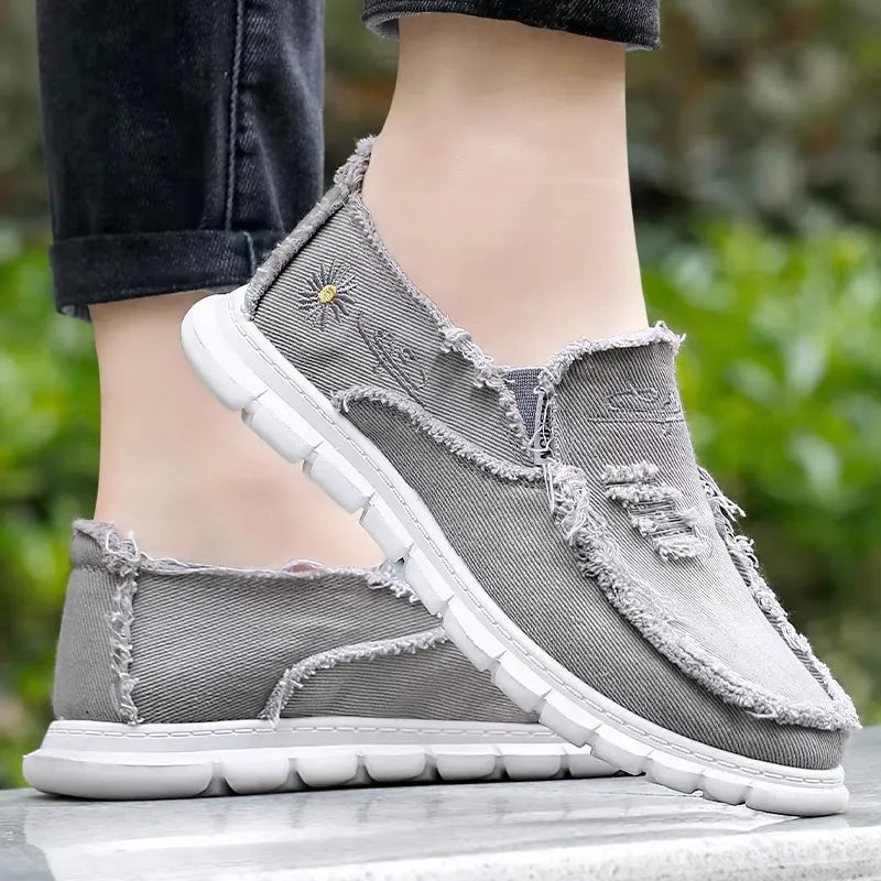 Round toe design comfort flats
