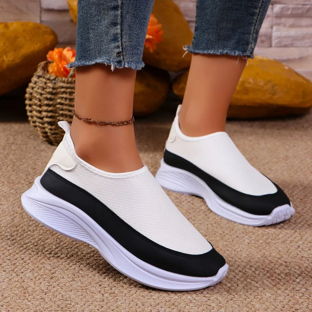 Side view of contrast mesh flats