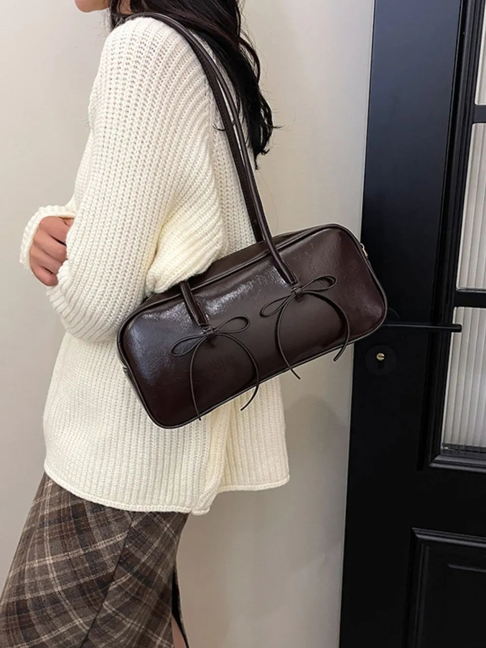 Fashionable soft leather shoulder bag