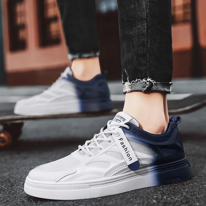 Lace-up men’s flat sneakers