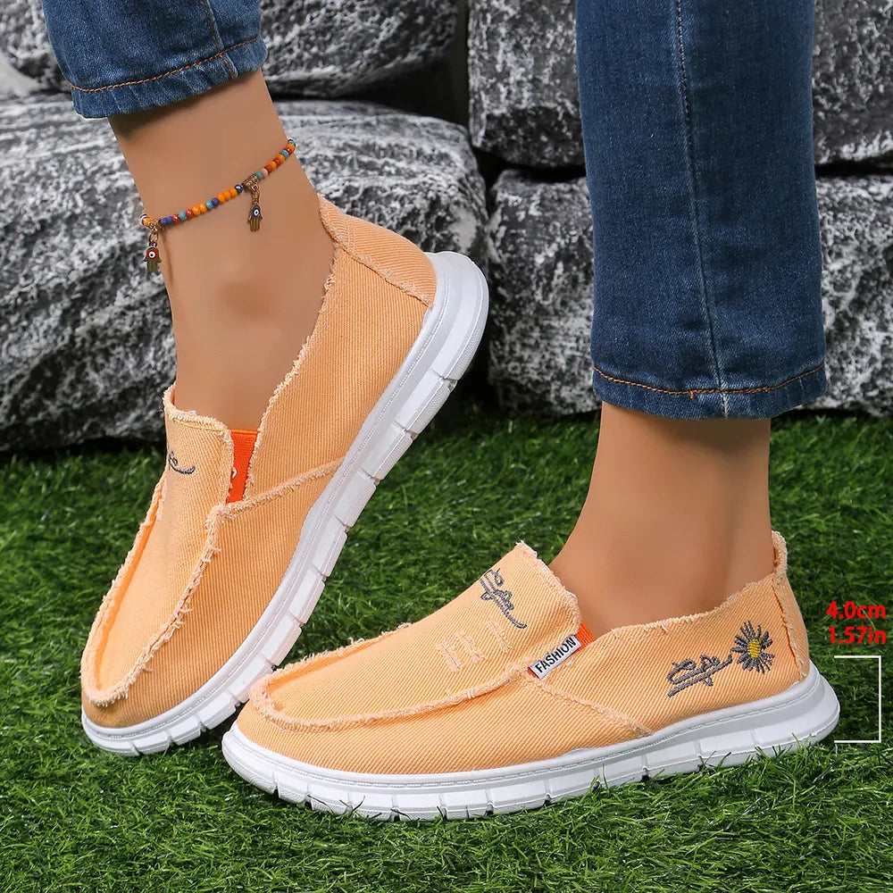 Embroidered slip-on flats for women