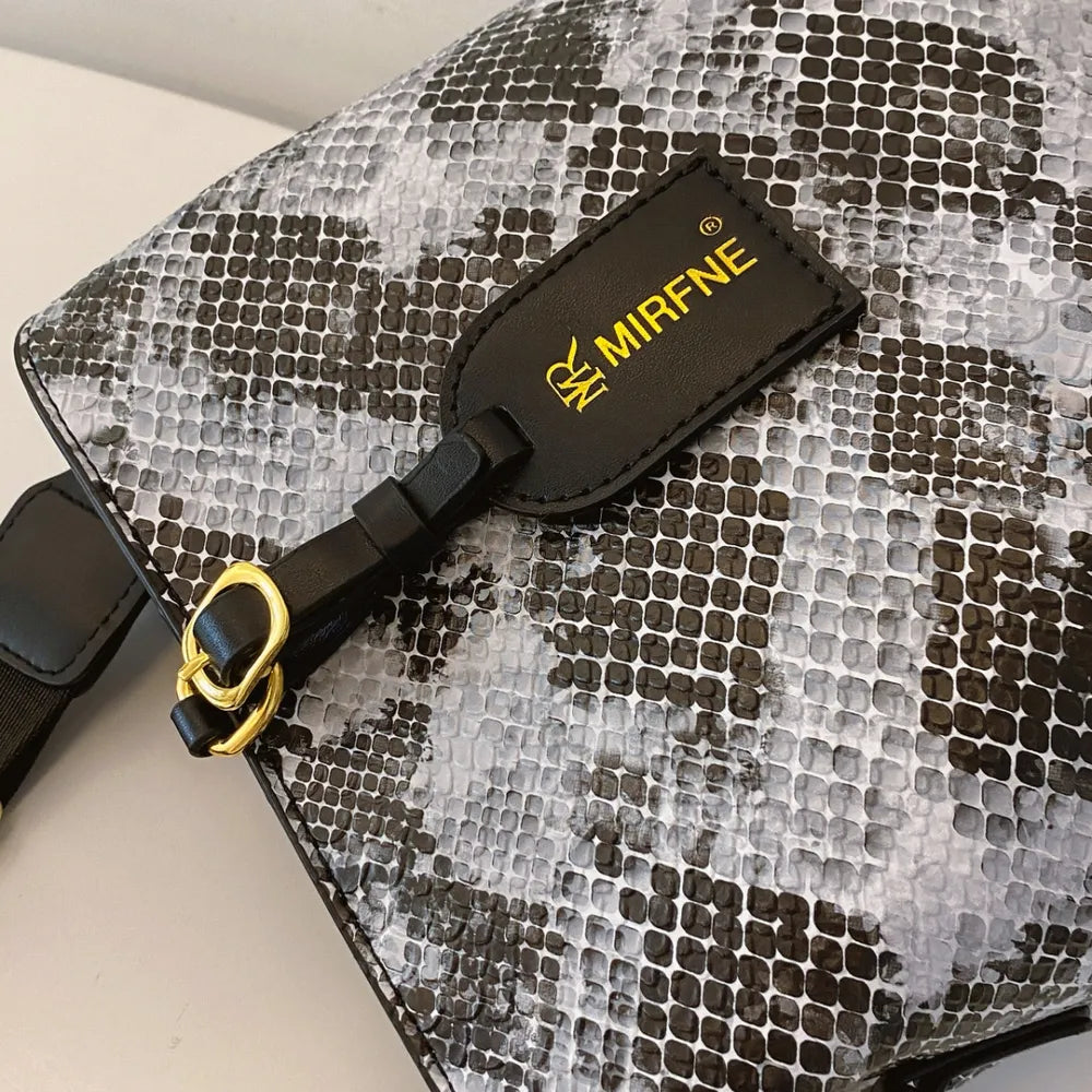 PU leather fashion purse with print