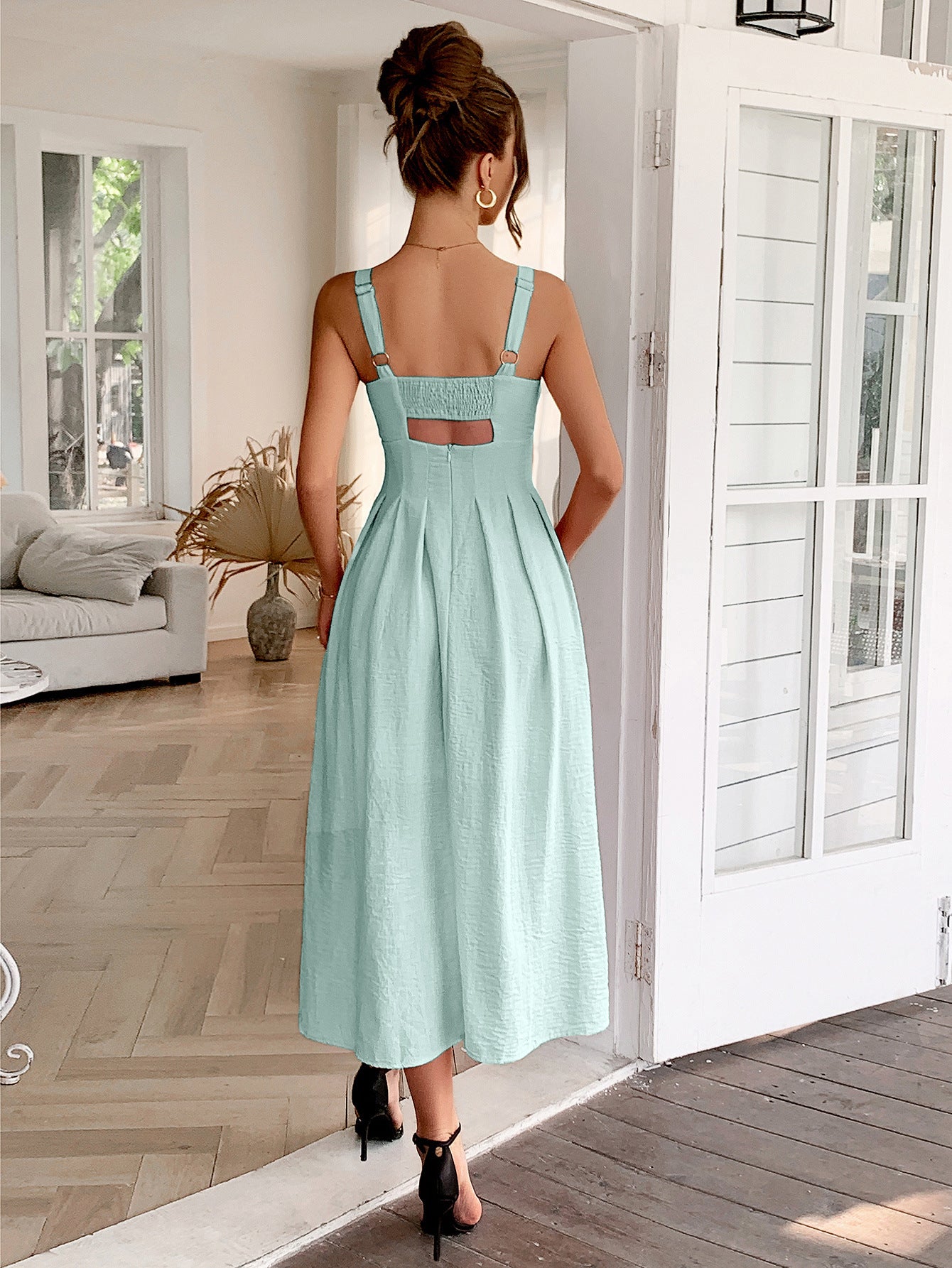 Strap top pleated long dress for women's wear