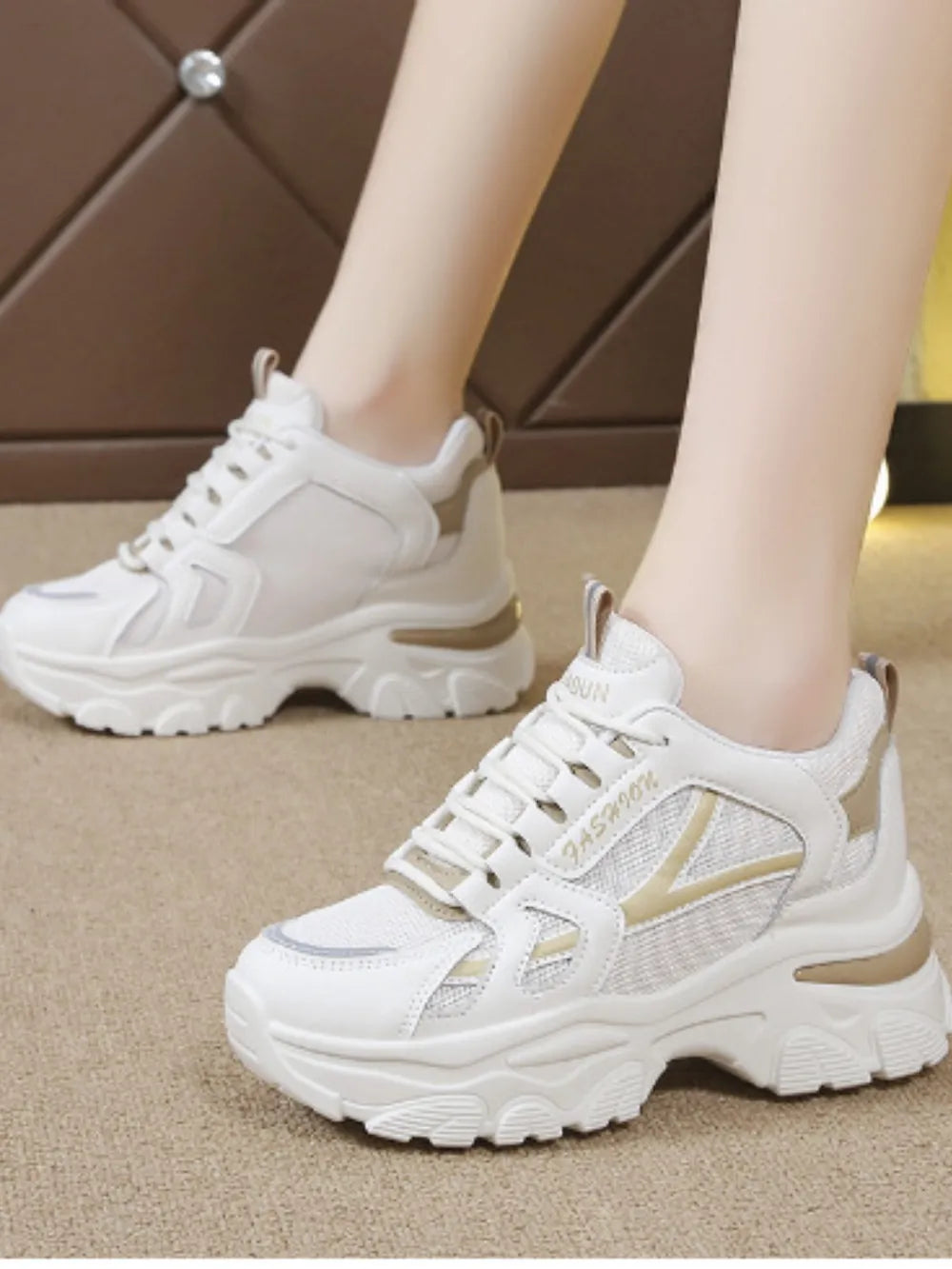 Breathable women’s street shoes