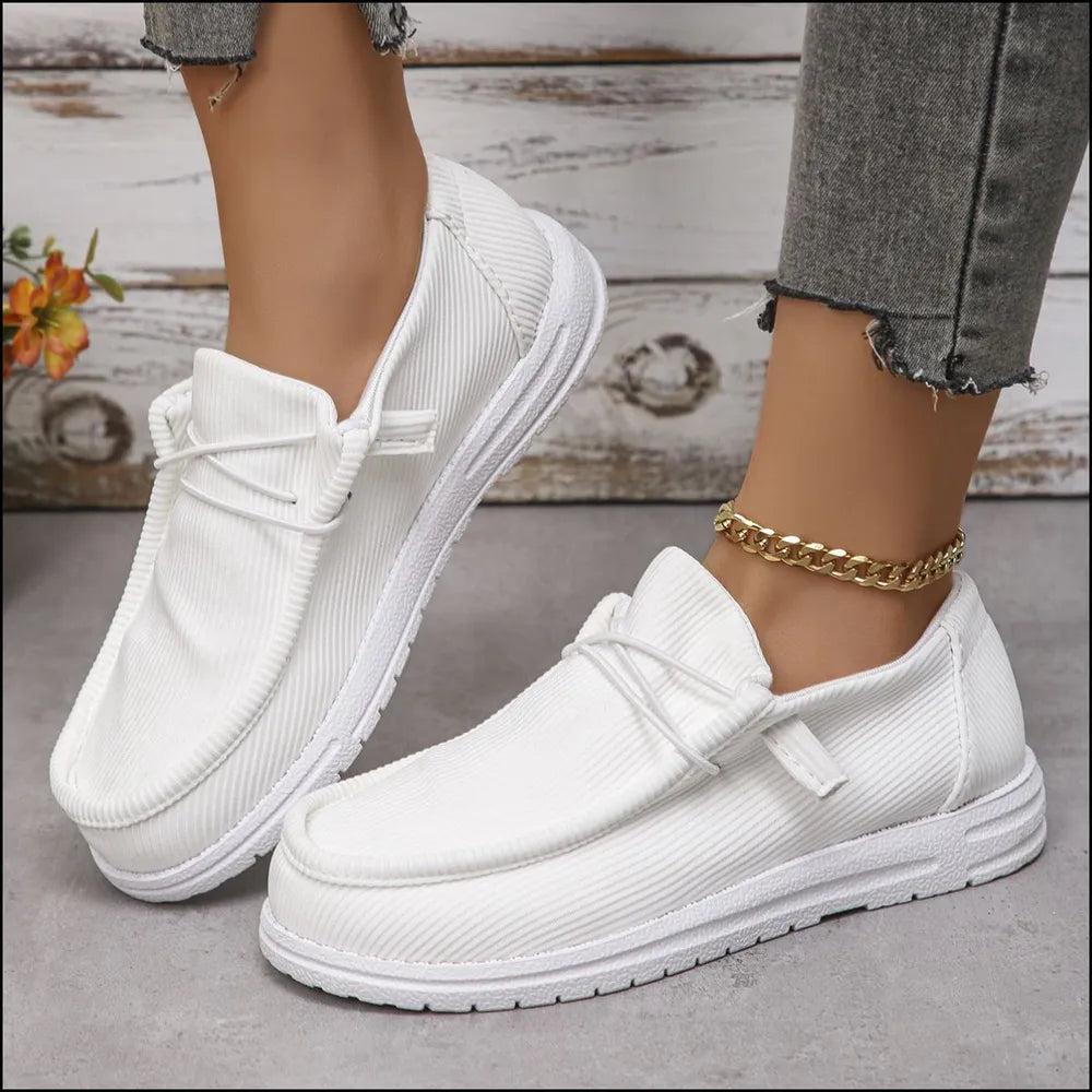 Everyday wear canvas sneakers