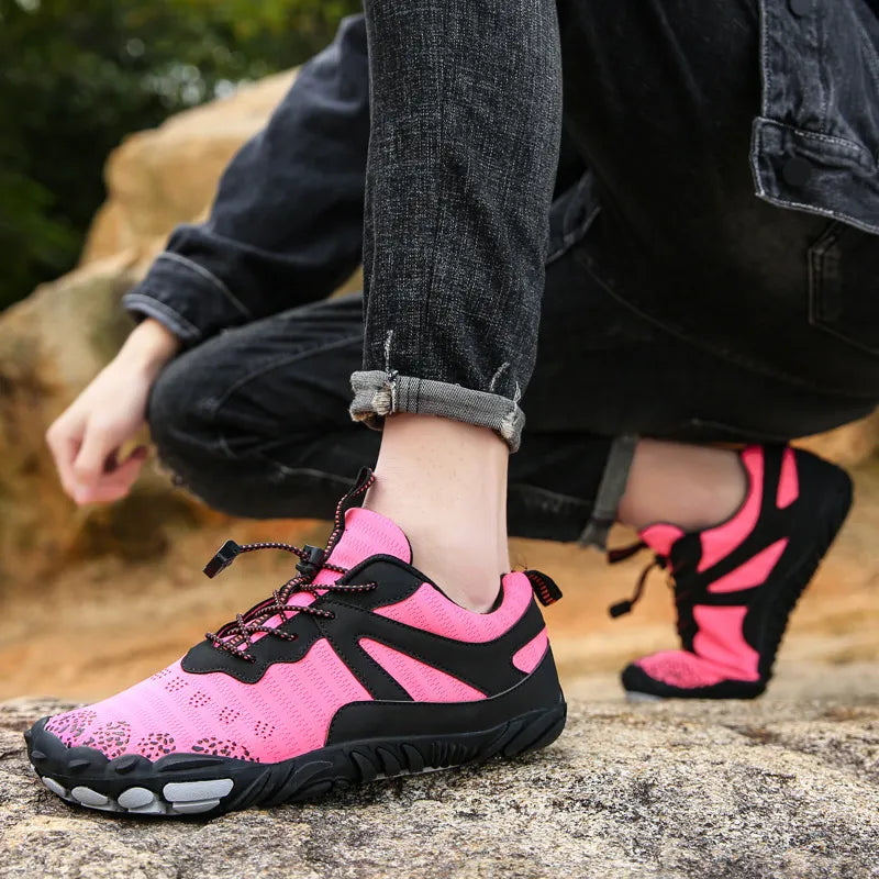 No-tie running laces in mesh design