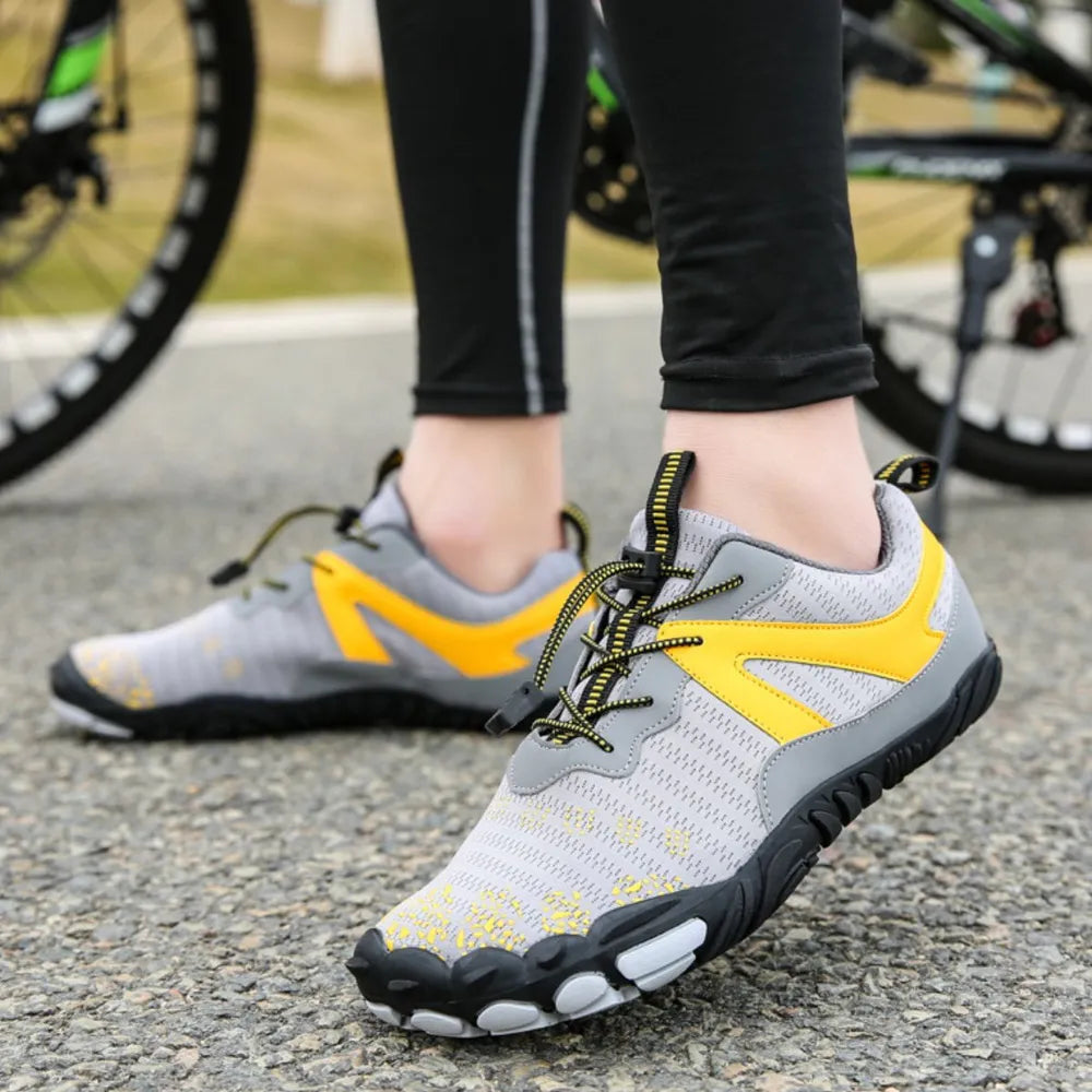 Sports laces with adjustable elastic tension