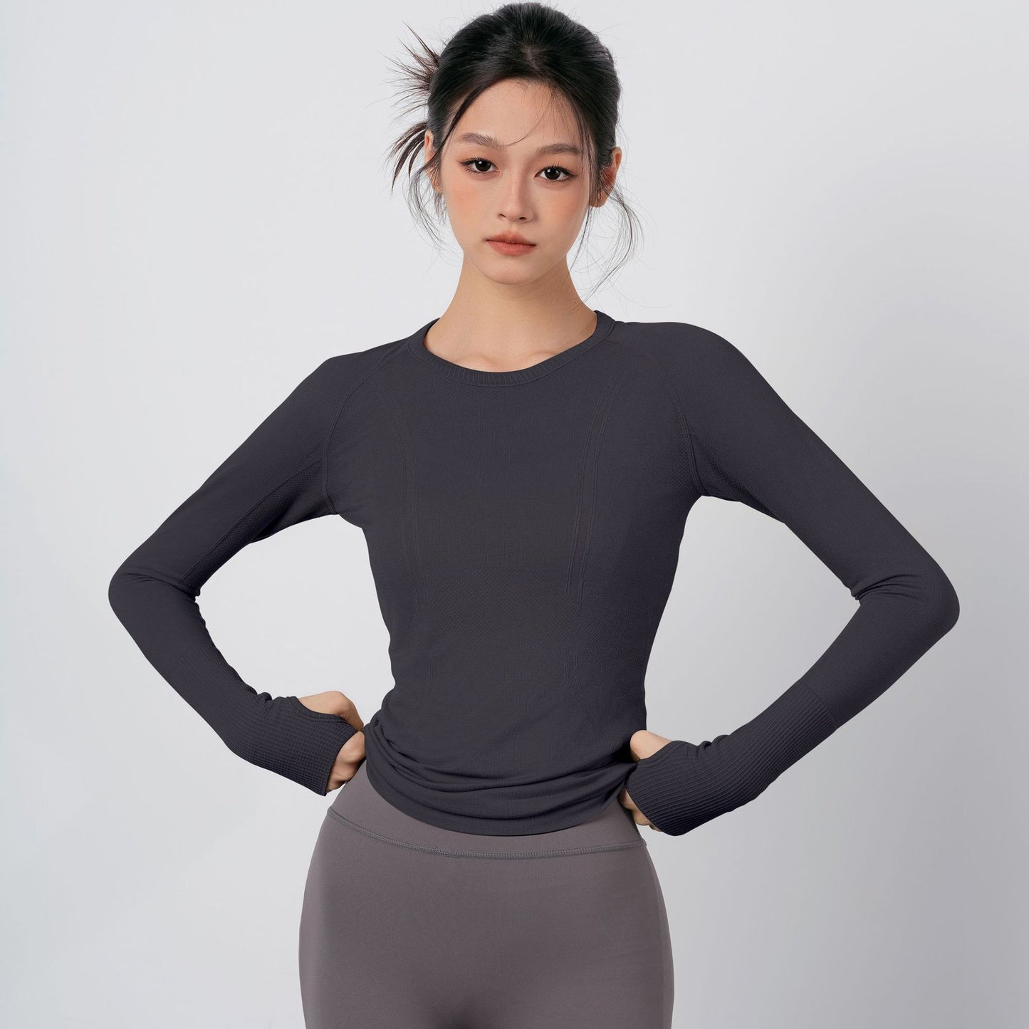 Stylish sports top with round neck