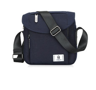 Stylish men’s crossbody messenger

