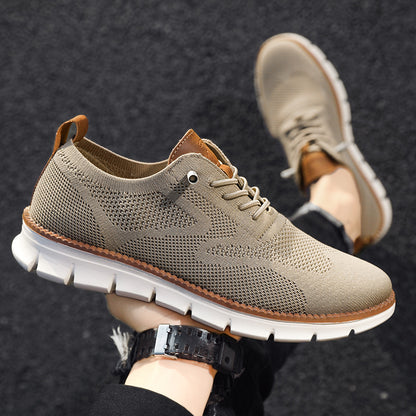 Lightweight men’s training shoes

