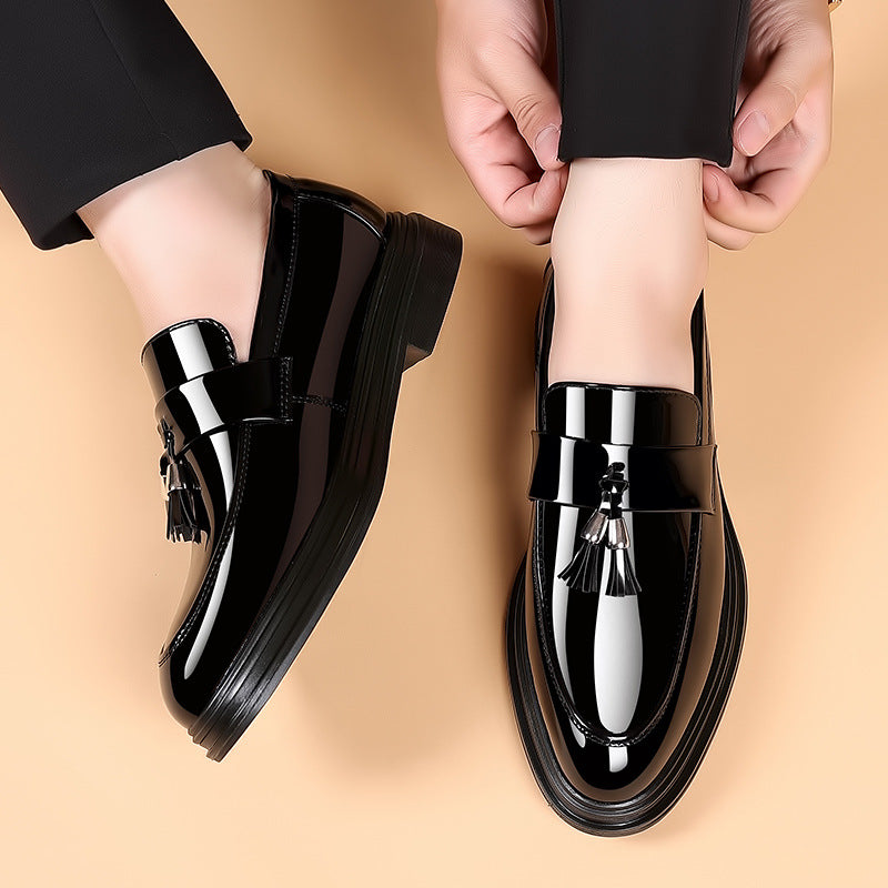 Side view of men’s soft sole shoes

