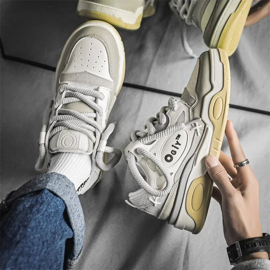 Korean style men’s skateboard sneakers

