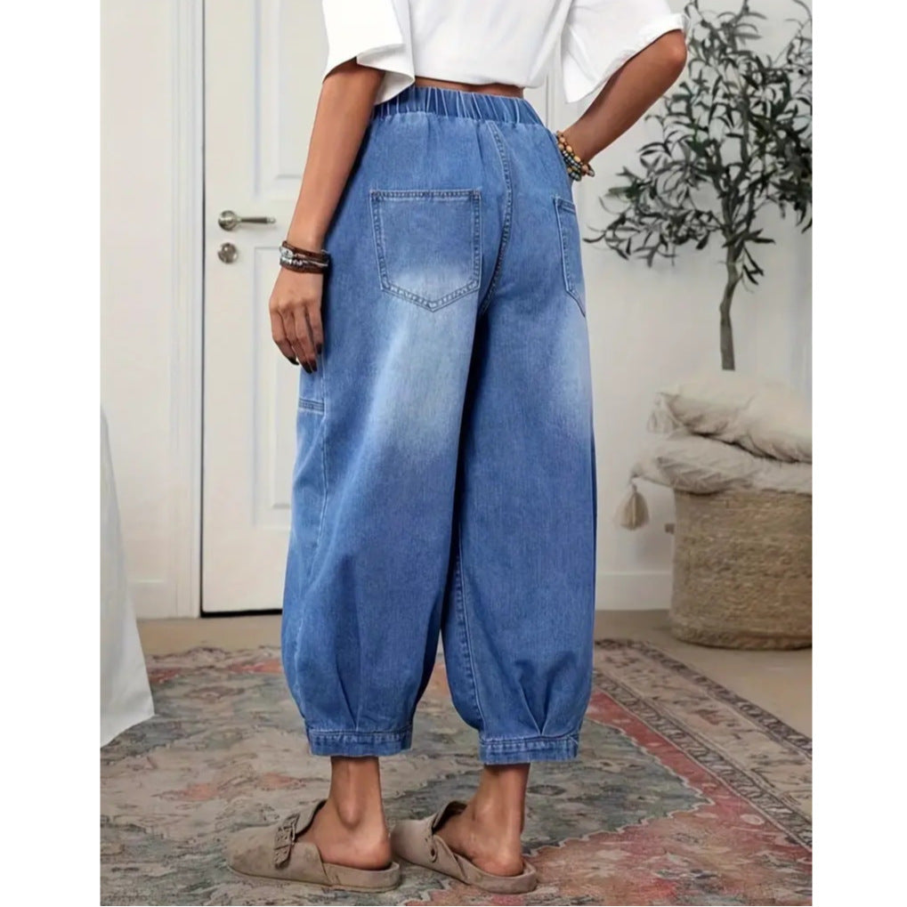 The 'Nostalgic-Edge' High-Rise Denim Capris