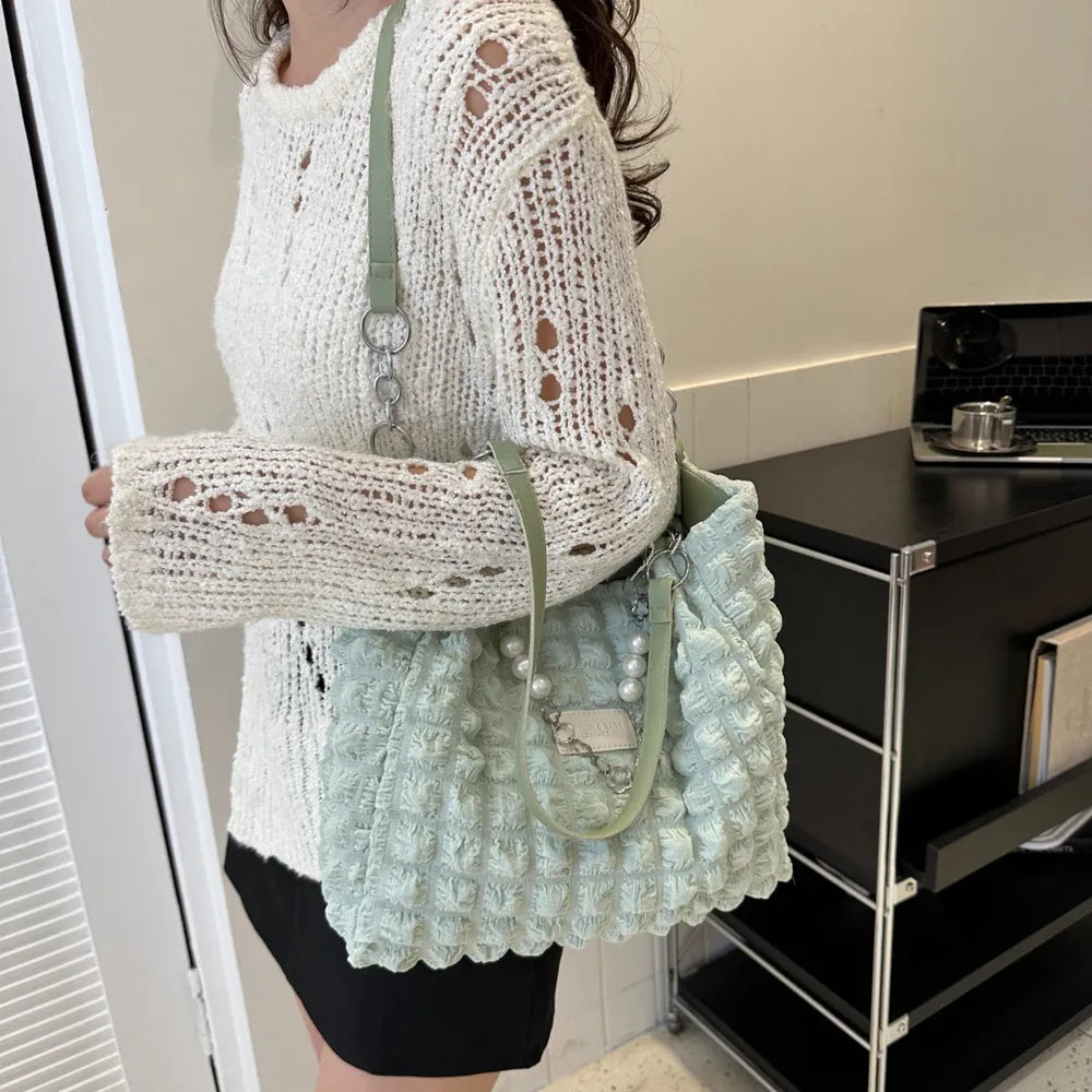 Fashion tote bag with bubble surface

