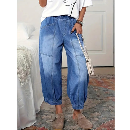 The 'Nostalgic-Edge' High-Rise Denim Capris