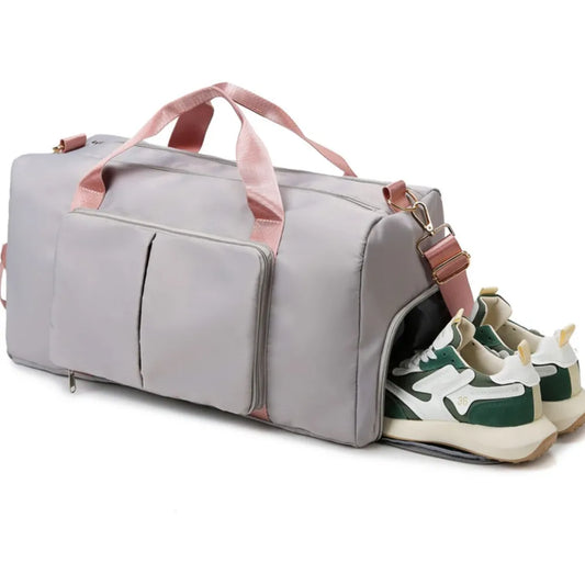 Wet and dry separation travel duffel bag


