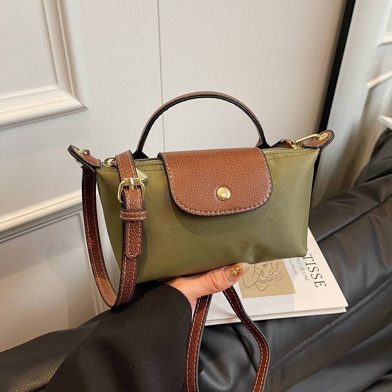 compact dumpling-style purse

