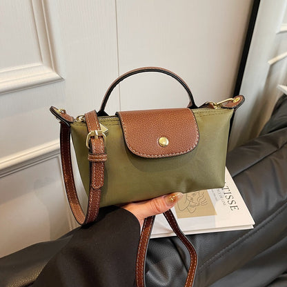 compact dumpling-style purse

