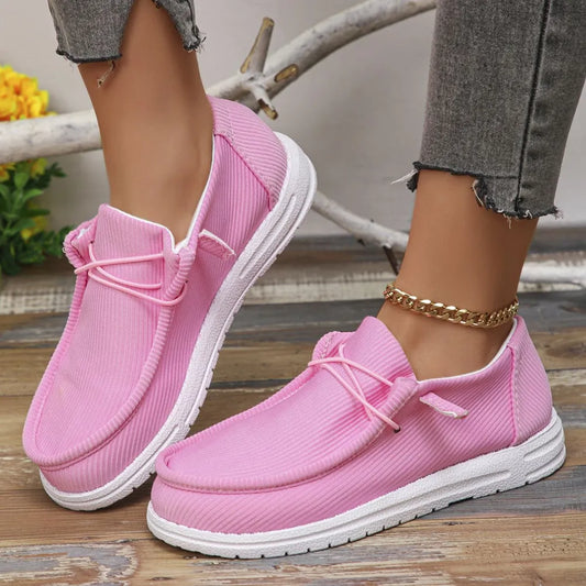 Classic round toe canvas sneakers


