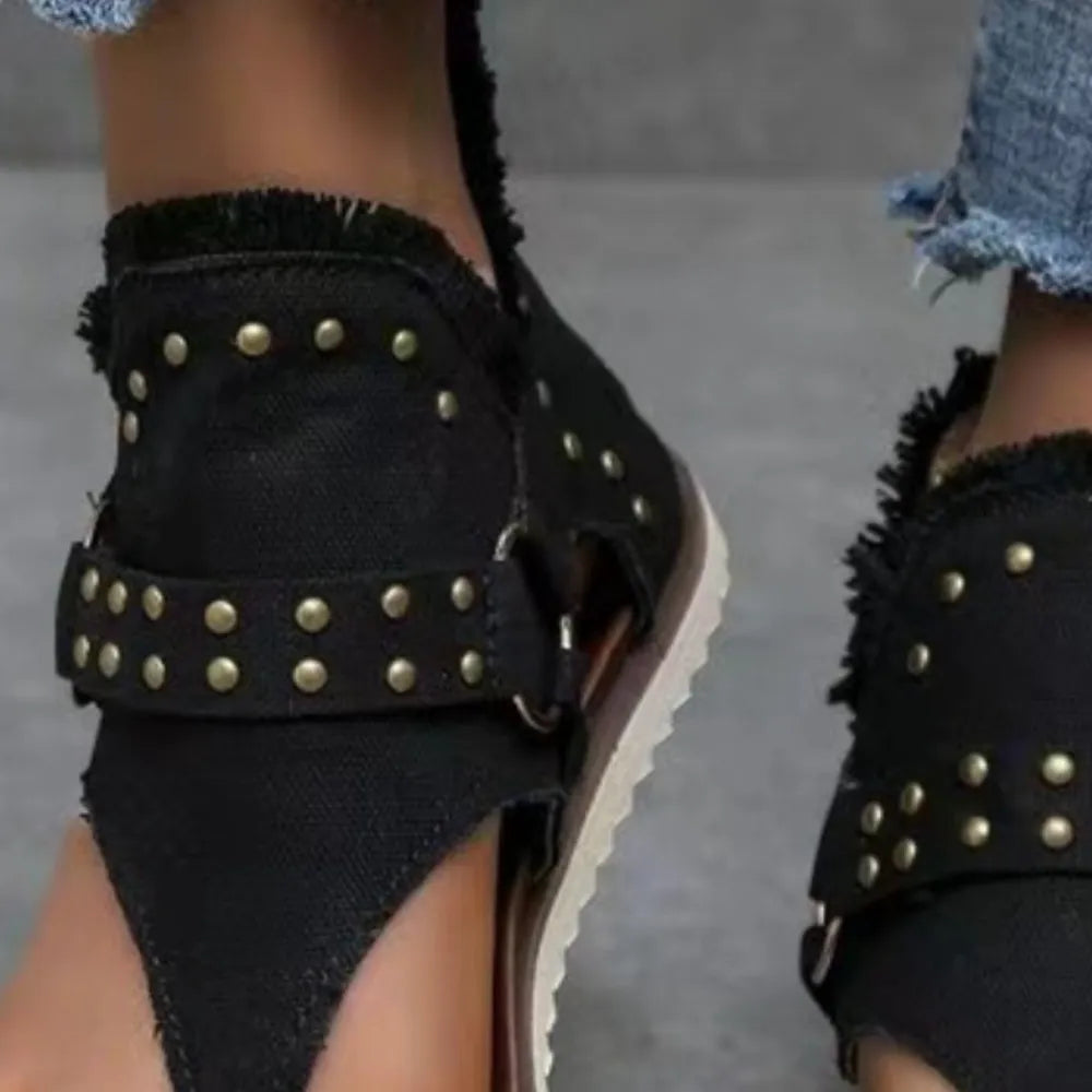 Summer fashion slip-on sandals


