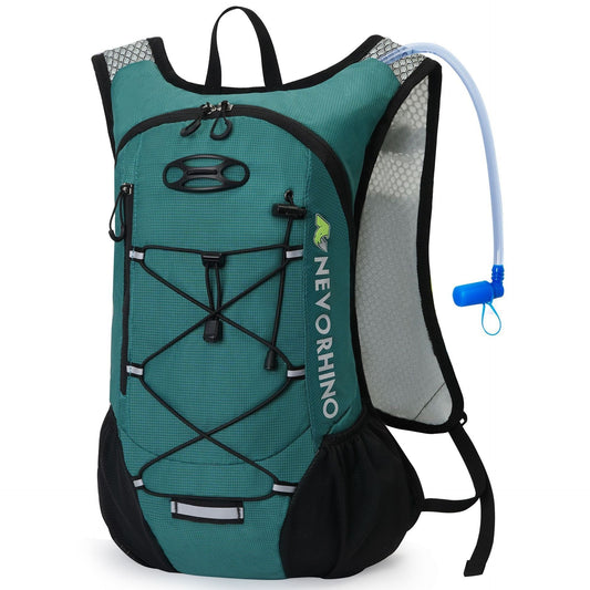 Ultra-light hiking backpack with water bag


