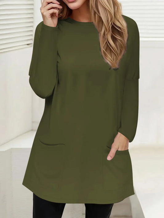  Front view of pocketed long sleeve T-shirt


