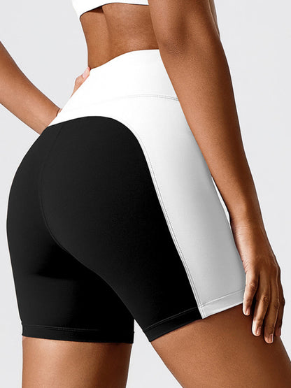 The Aura Eco-Conscious Open-Back Yoga Set