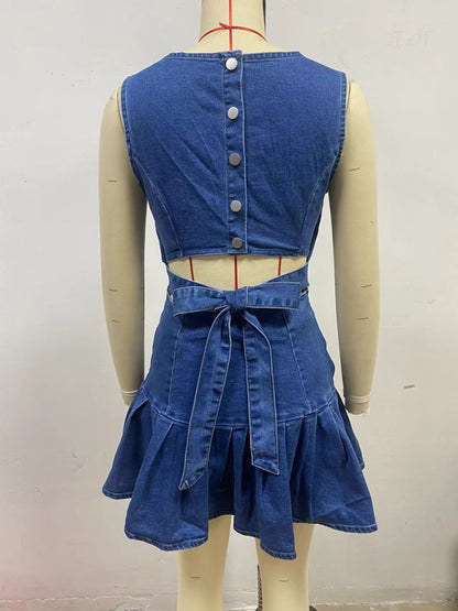 Fashionable and sexy sleeveless pleated waist denim dress